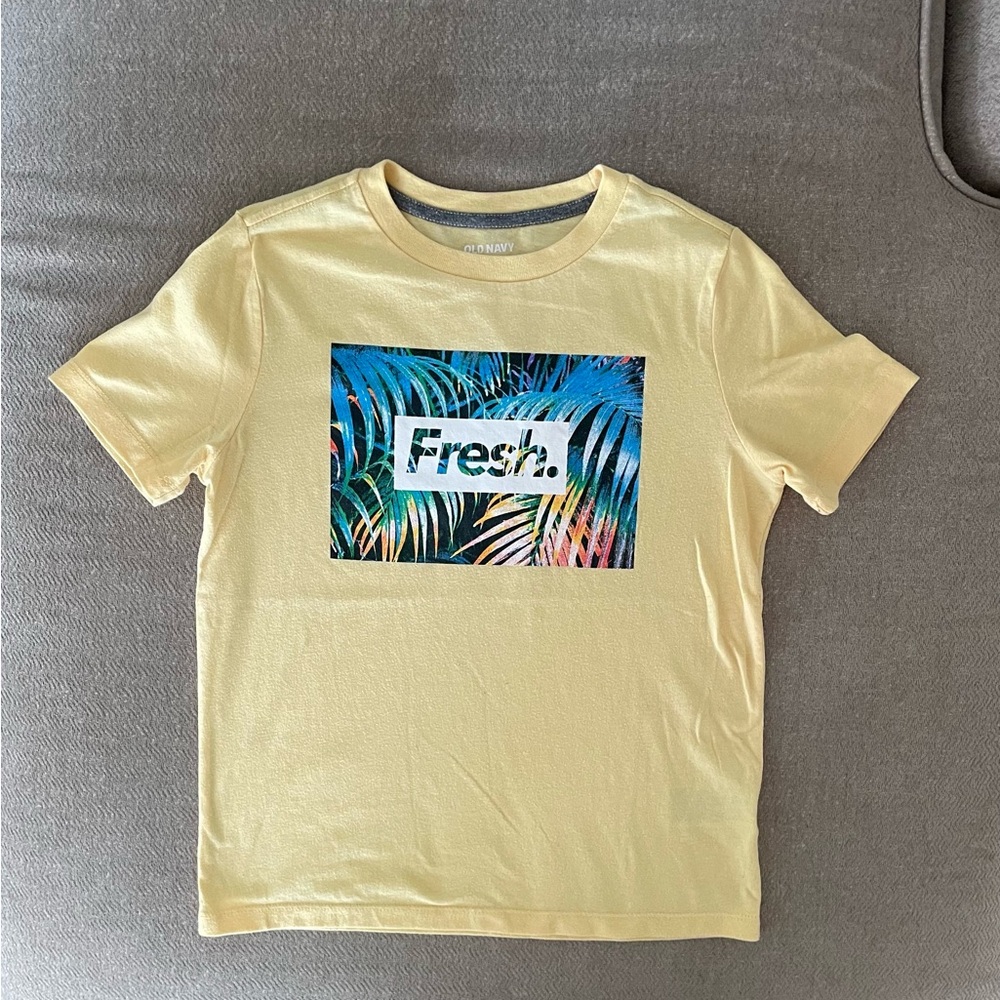 OLD NAVY BOYS GRAPHIC T-SHIRT